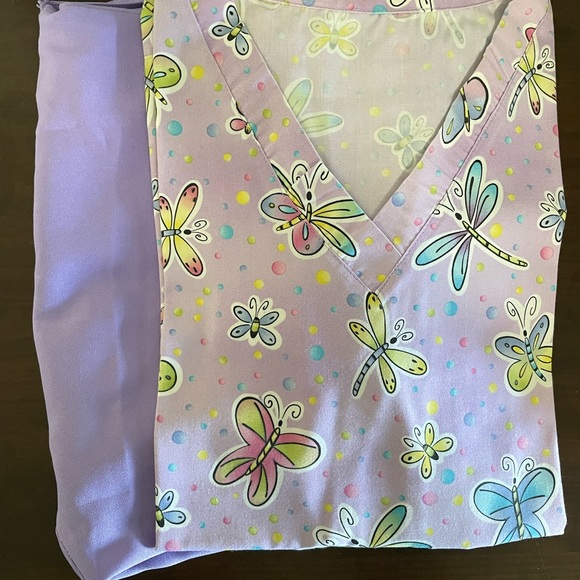 Scrubs suits - Picture 3 of 12